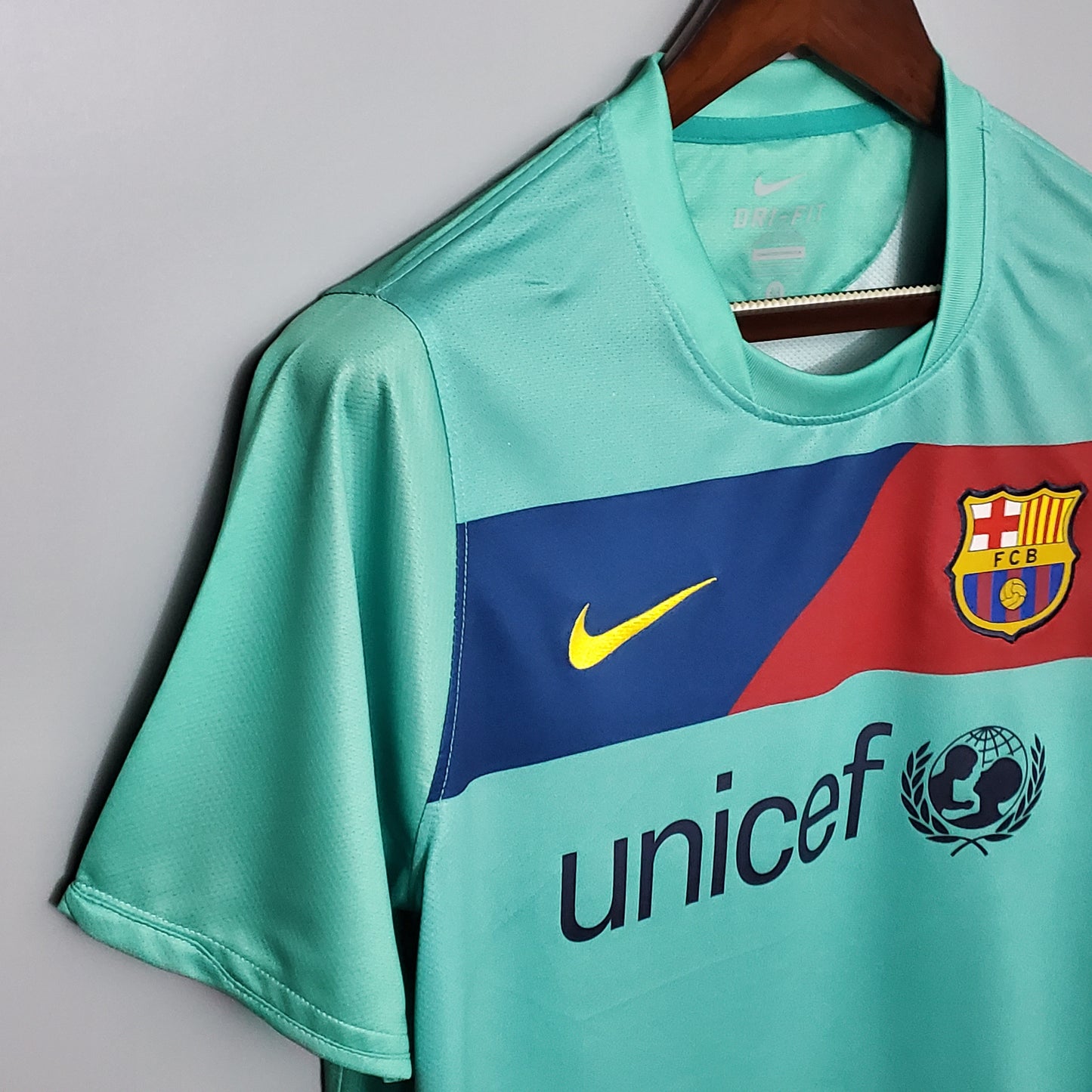 FC Barcelona 2010-11 Away Jersey