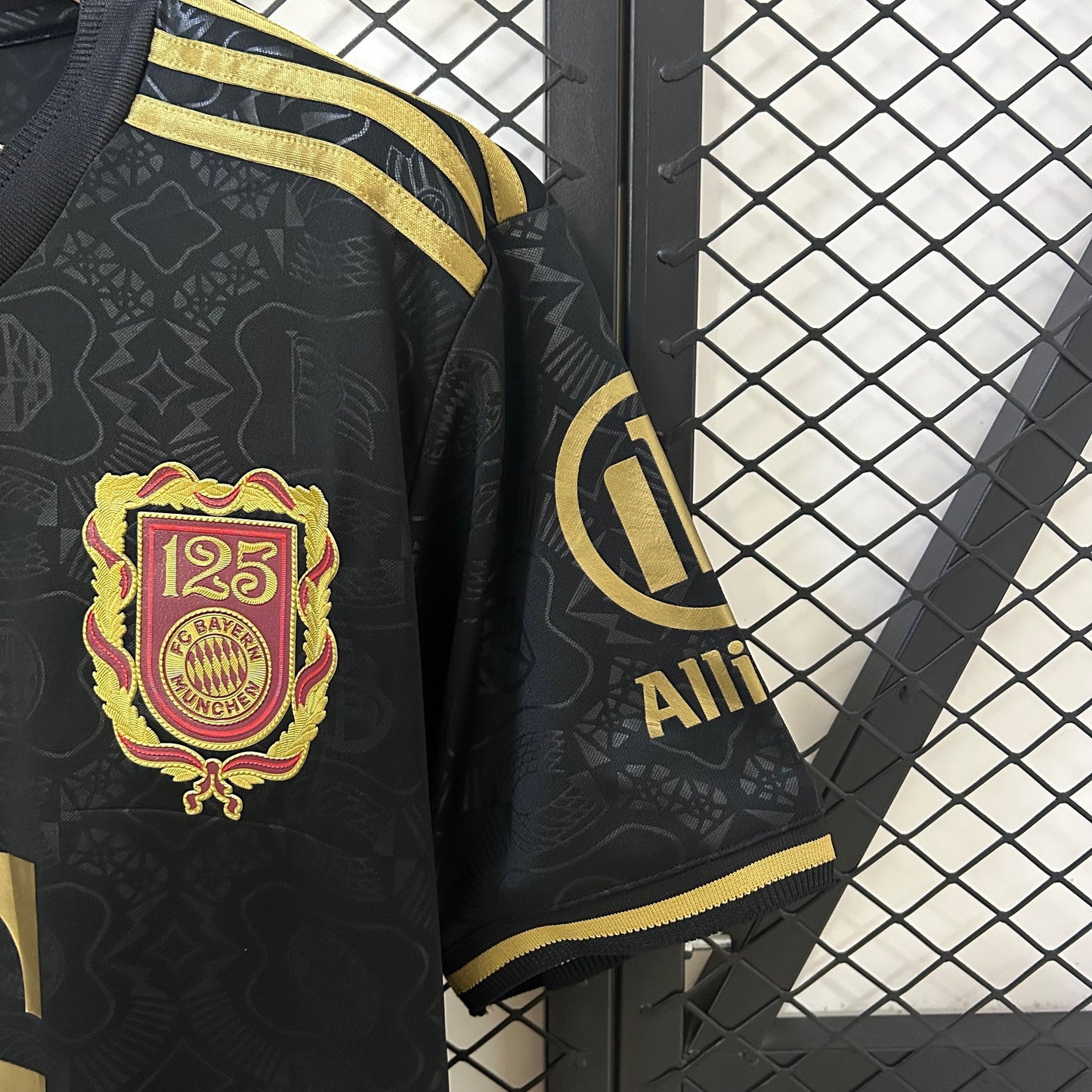 Bayern Munich 125 Special Black Kit