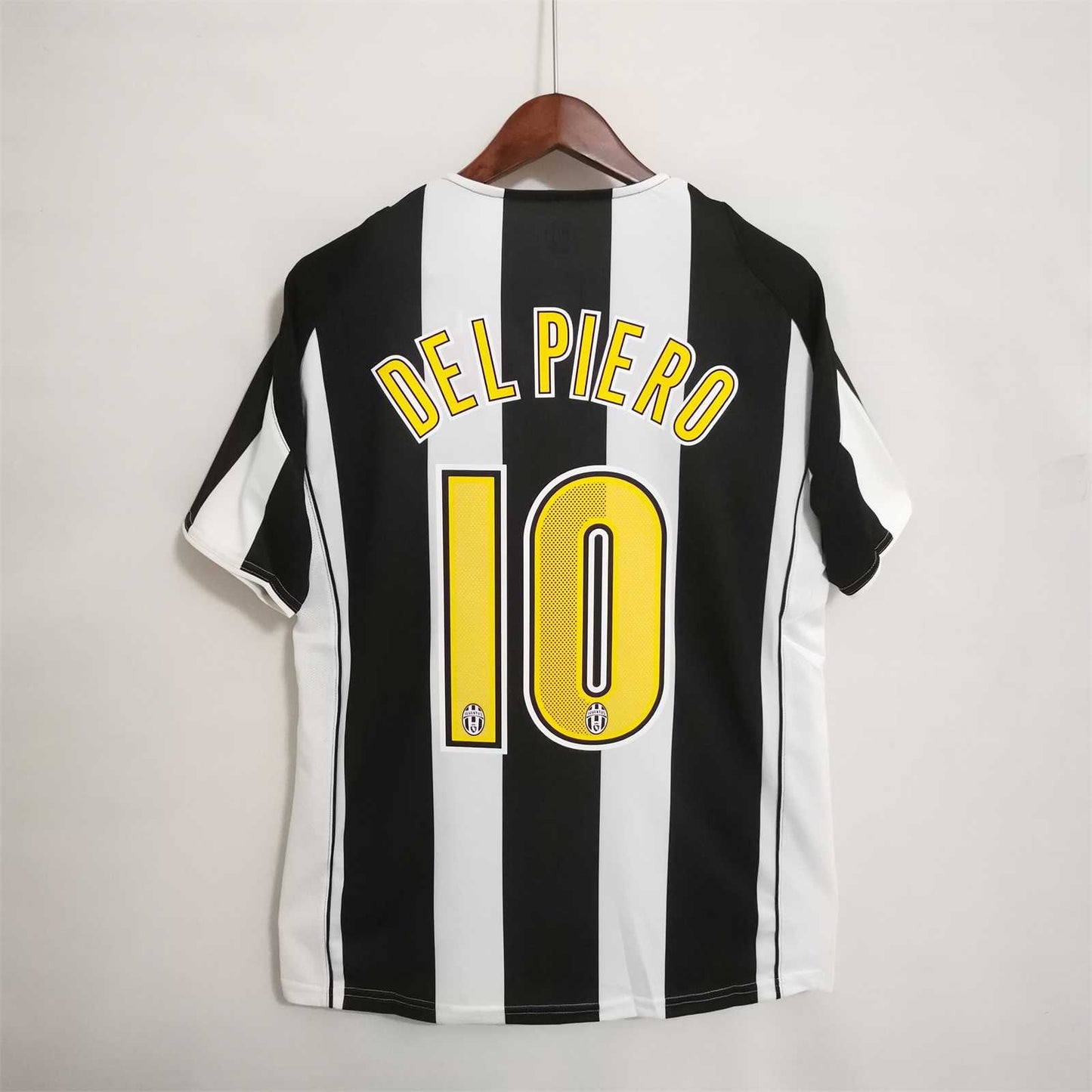 Juventus 2004-05 Retro Home Jersey