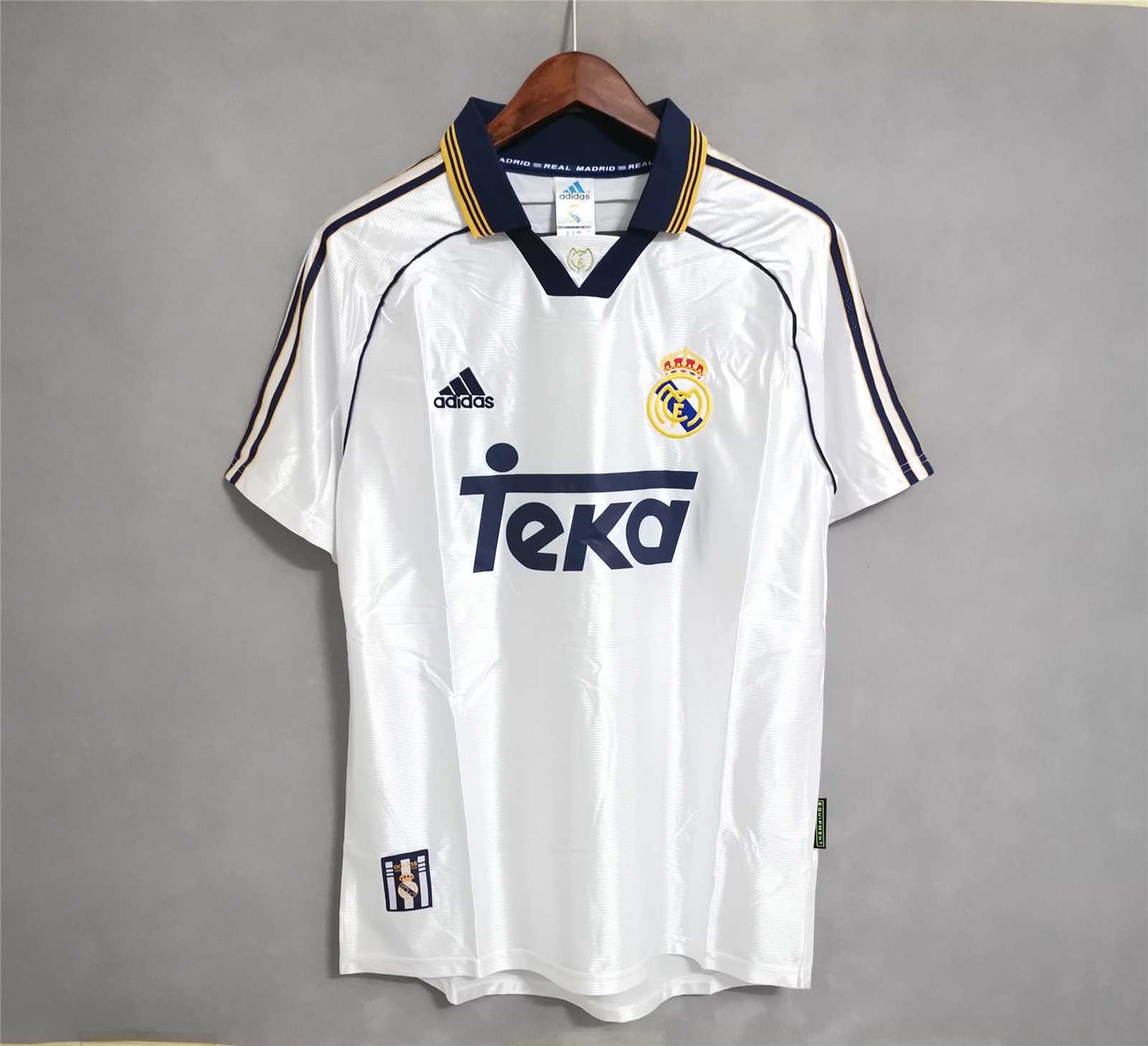 Real Madrid 1998-99 Home Retro Jersey