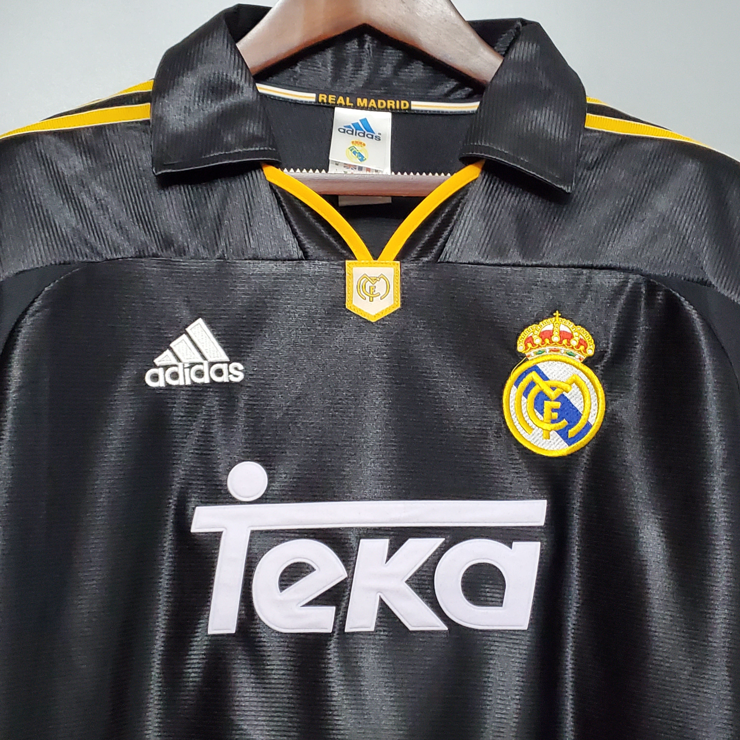 Real Madrid 1998-99 Away Retro Jersey
