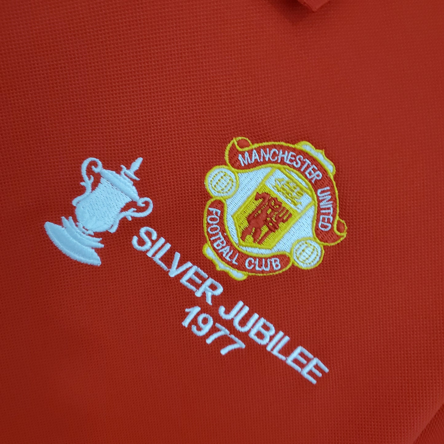 Manchester United 1977 Retro Jersey