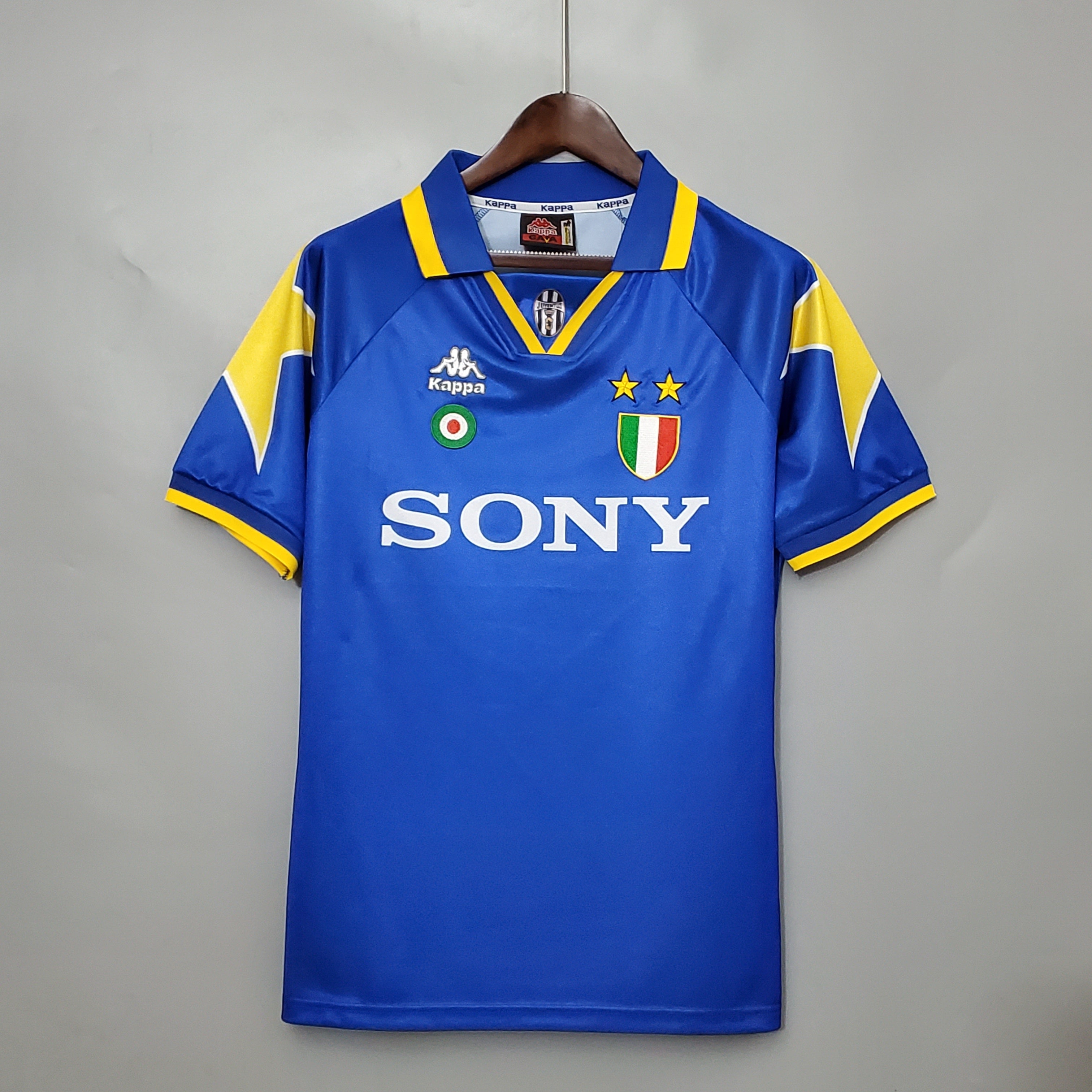 Juventus 1995-97 Retro Away Jersey