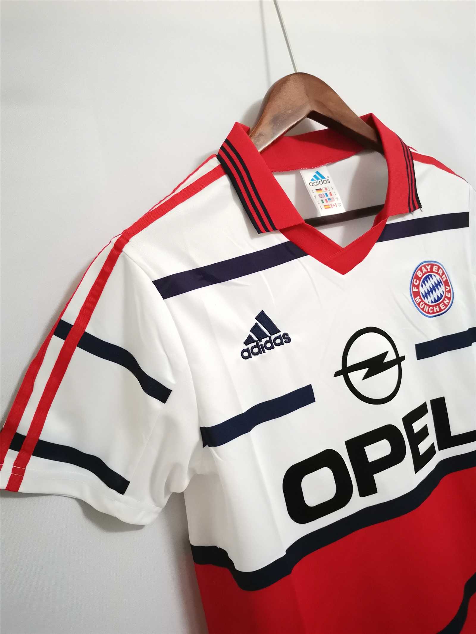 Bayern Munich 1998-00 Away Retro Jersey