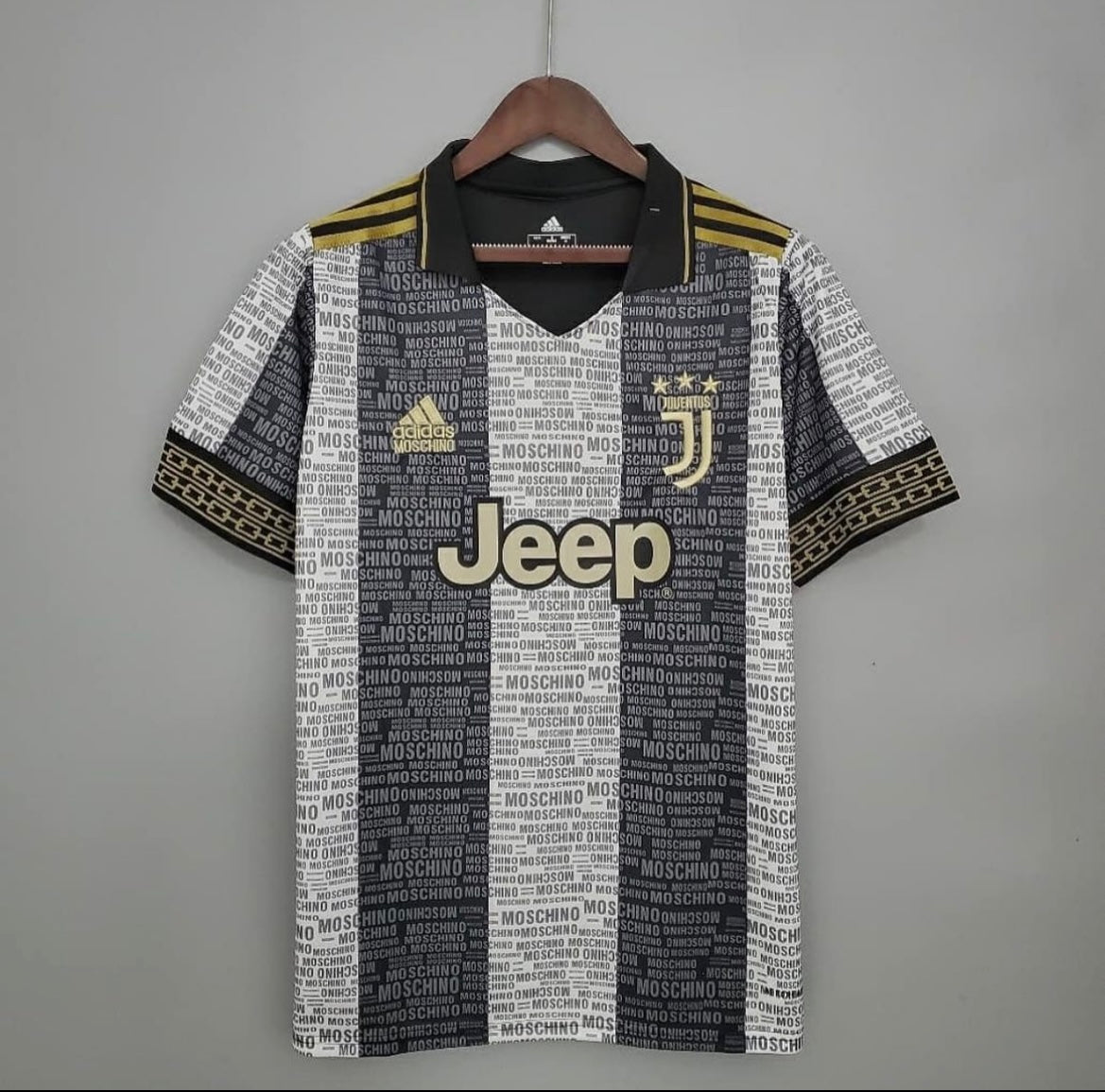Juventus x Moschino Home Kit
