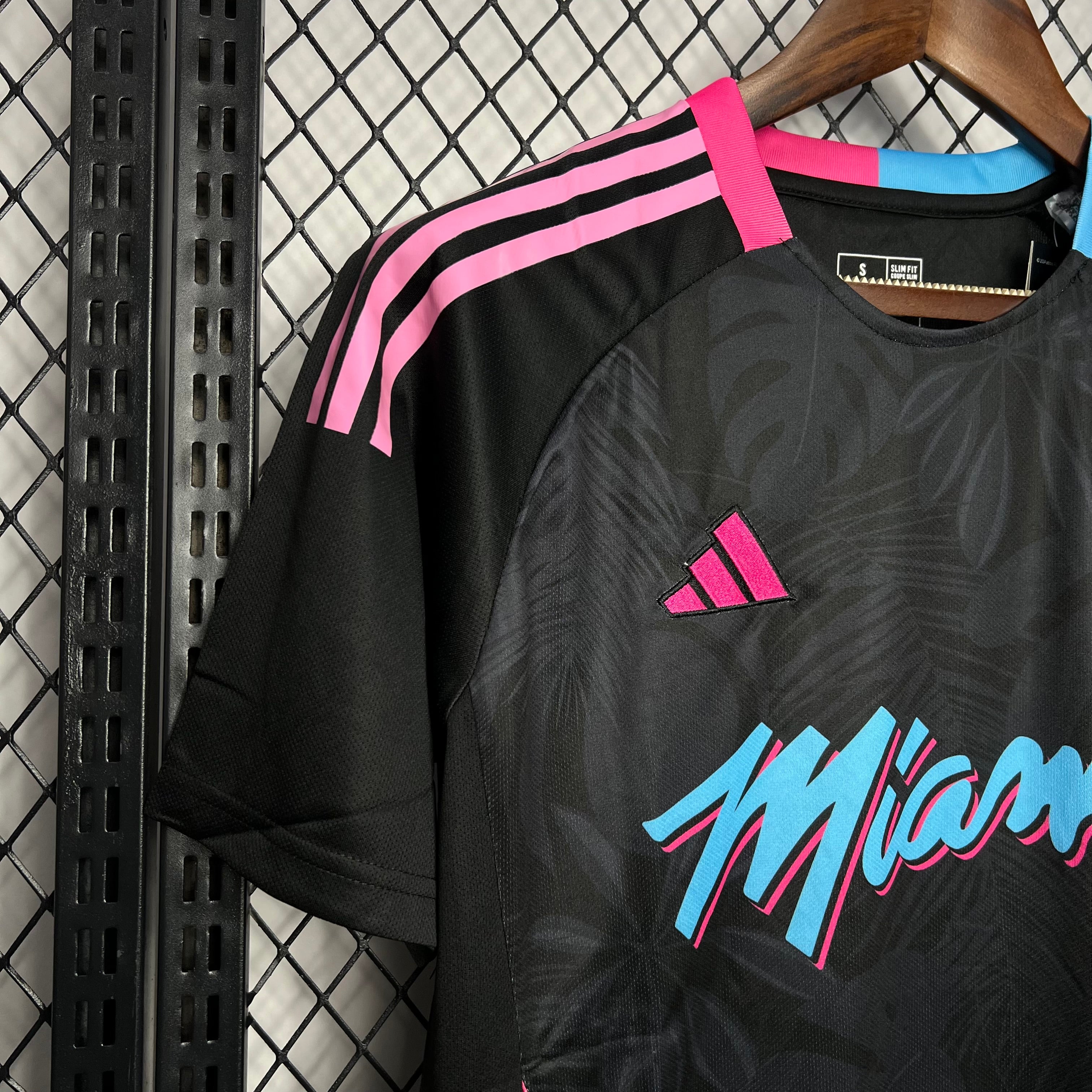 Inter Miami 24/25 Tropical Edition Kit