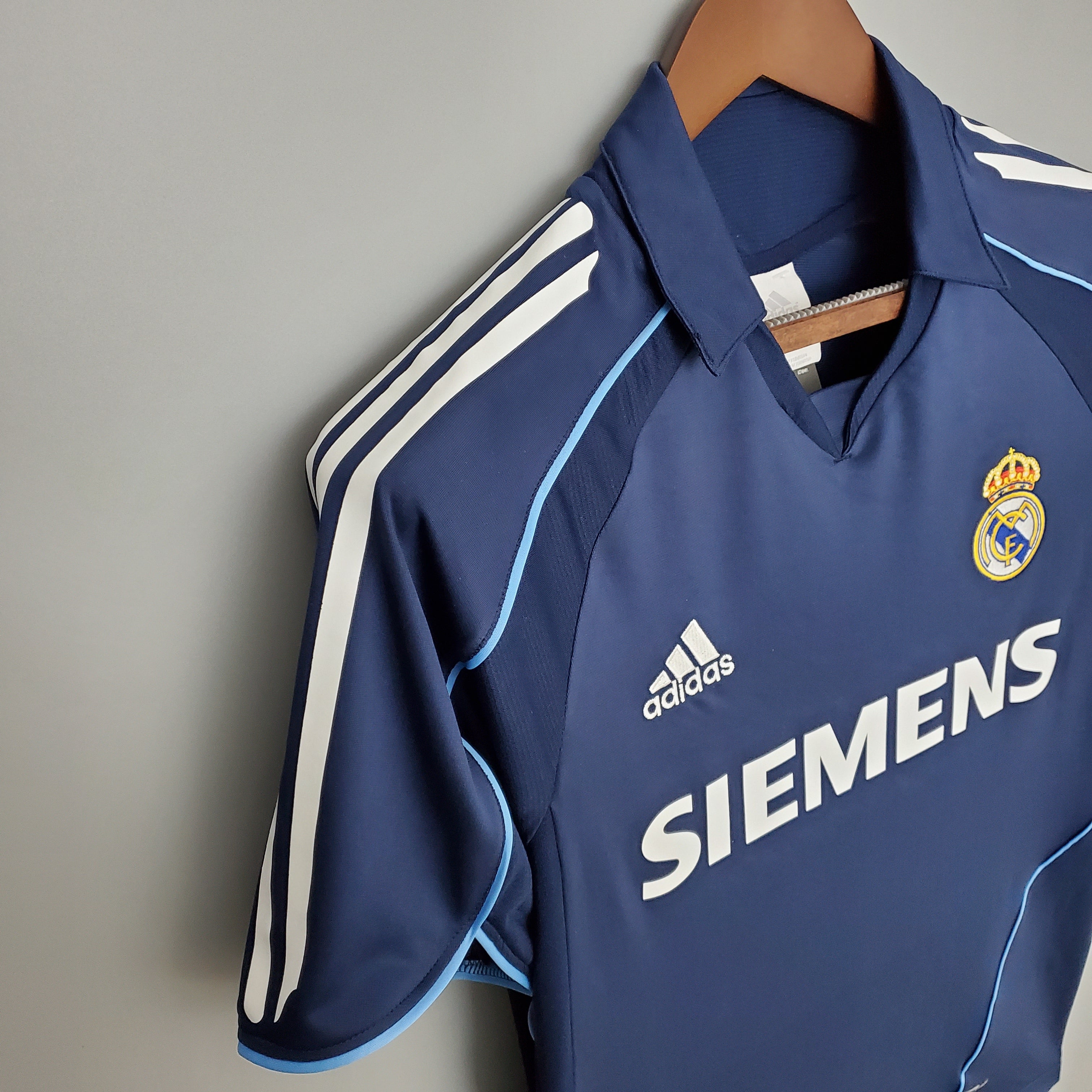 Real Madrid 2005-06 Away Jersey