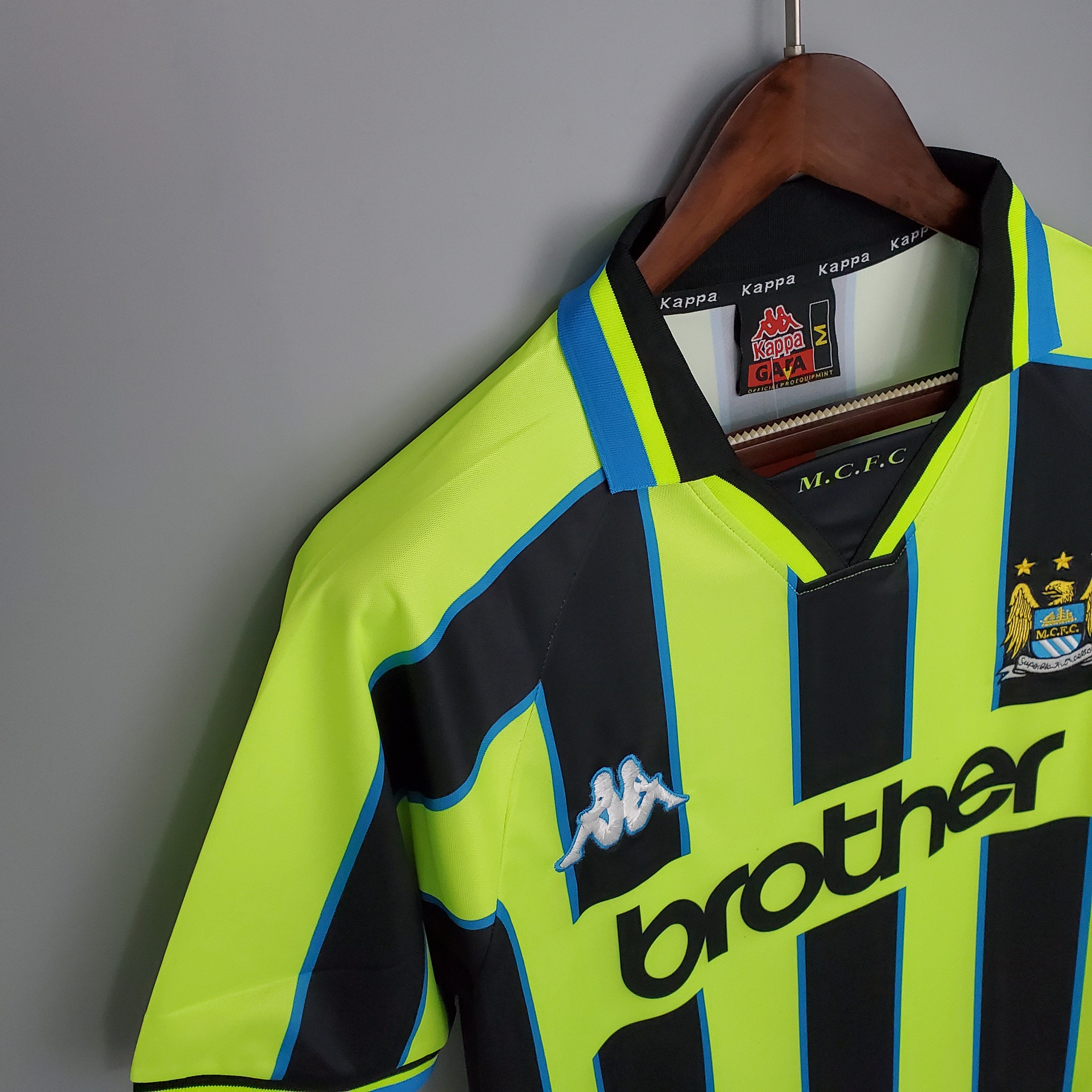 Manchester City 1998-1999 Away Retro Jersey