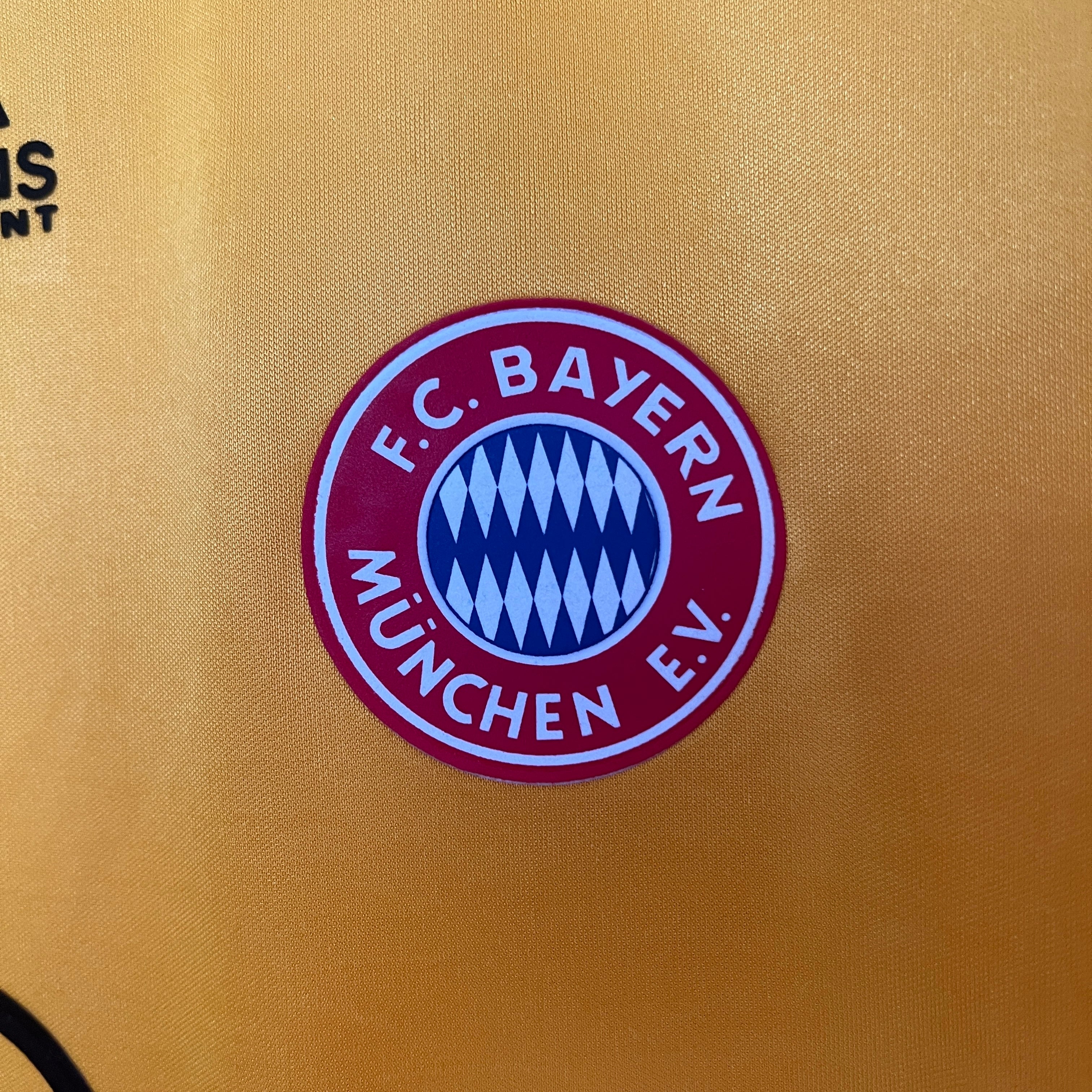 Bayern Munich 93/95 Away